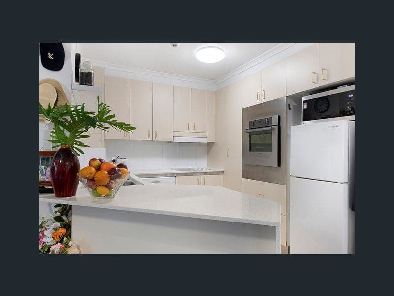 28/36 Australia Avenue, Broadbeach — photo 1 of 5
