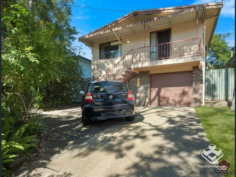 54 Benowa Road, Southport — photo 1 of 1