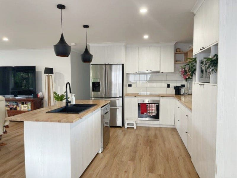 21 Windsor Way, Urraween — photo 1 of 5