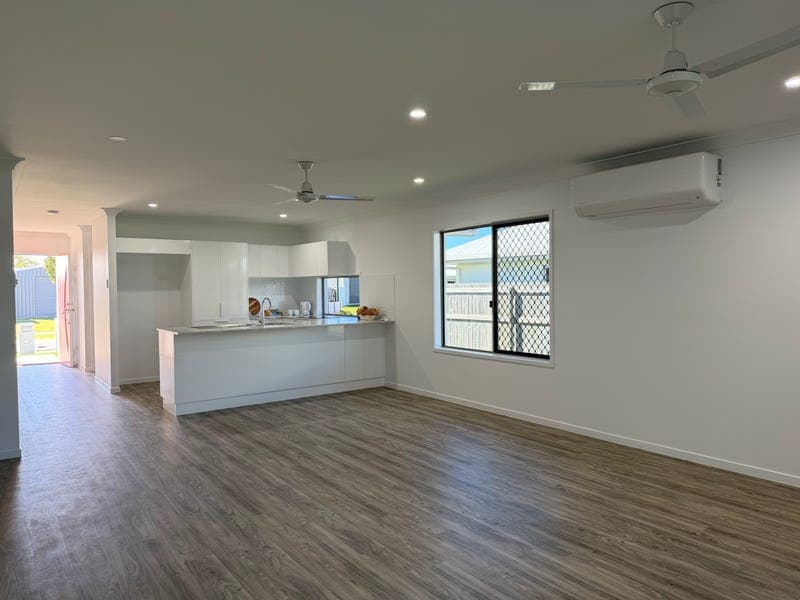 25 Devereux Street, Rural View — photo 1 of 5