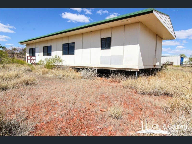 4 Eliana Boulevard, Mount Isa — photo 1 of 5