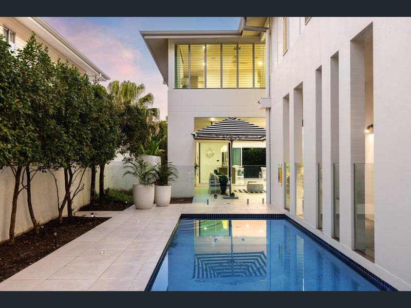 10 Sunset Beach Avenue, Yaroomba — photo 1 of 5