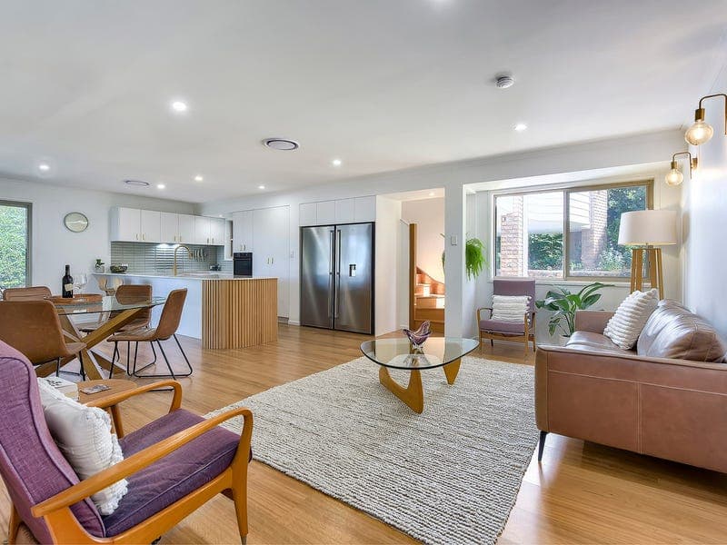 365 Nursery Road, Holland Park — photo 1 of 5