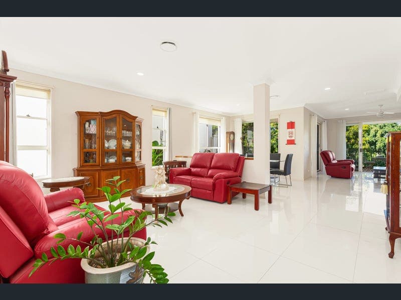 185 Easthill Drive, Robina — photo 1 of 5