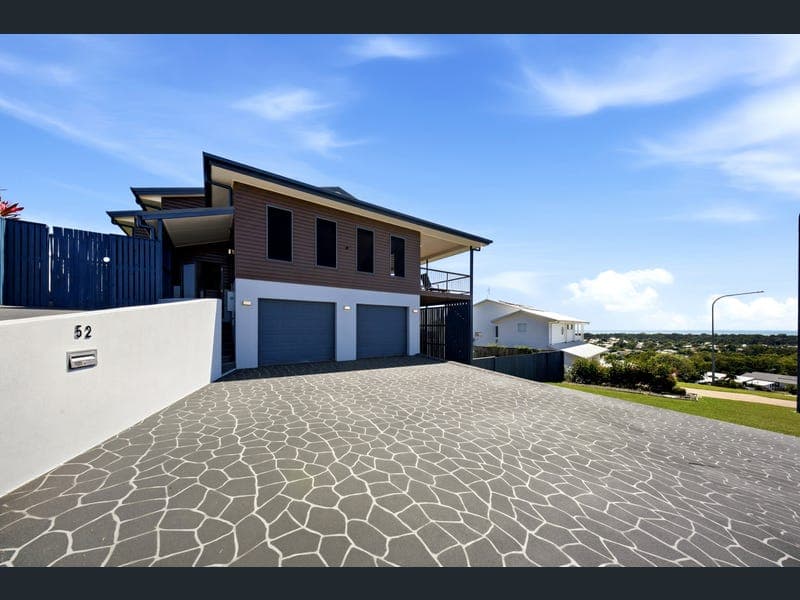 52 Goicoechea Drive, Bushland Beach — photo 1 of 5