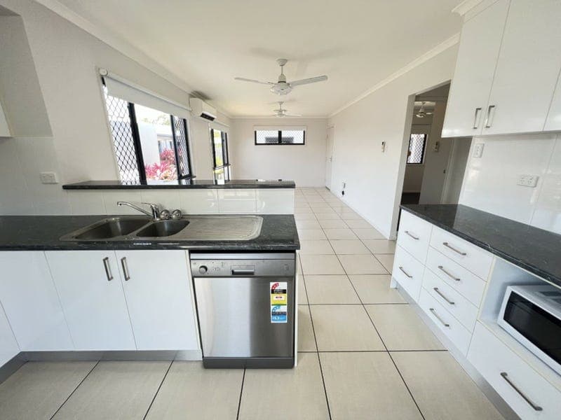 Unit 3/31 St Kilda Street, Bowen — photo 1 of 5