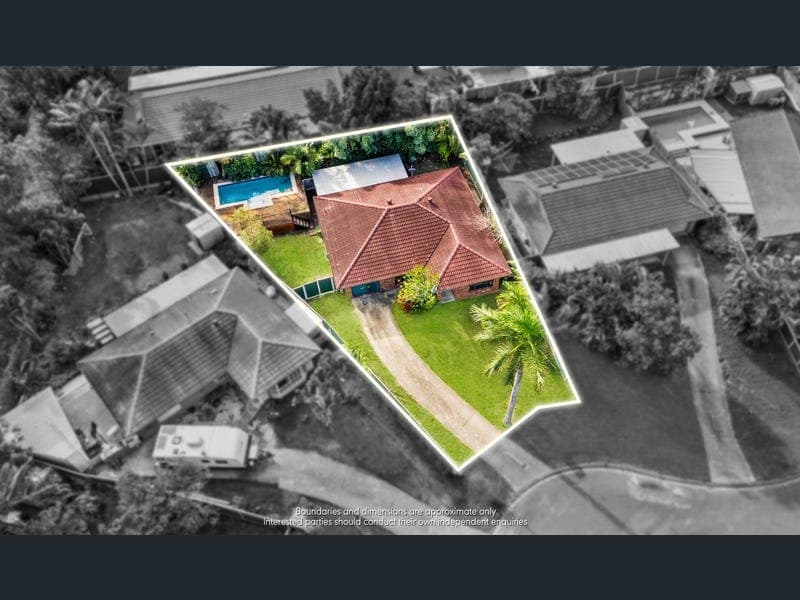 15 Cambridge Court, Carrara — photo 1 of 5