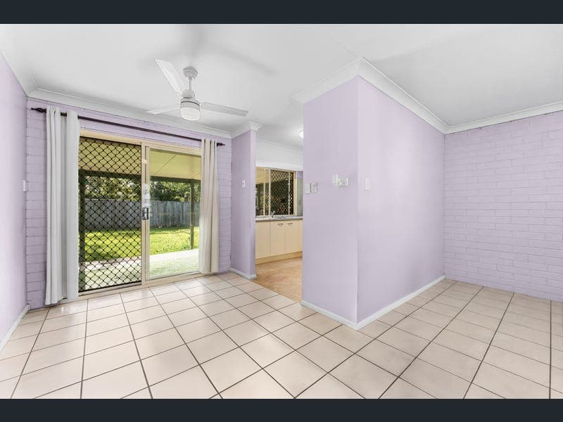 10 Stamp Street, Deception Bay — photo 1 of 5