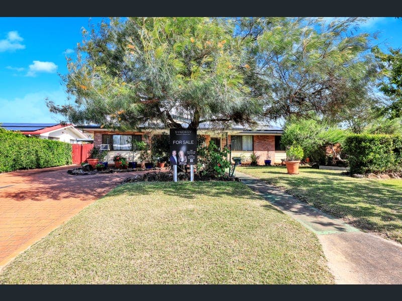 21 Strathdee Avenue, Bundaberg South — photo 1 of 5