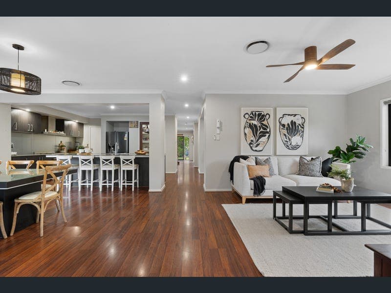 61 Foxwood Circuit, Wakerley — photo 1 of 5
