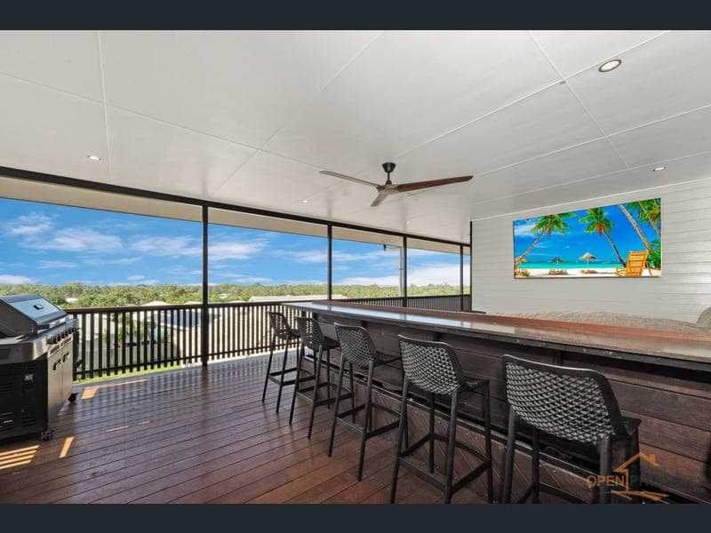 8 Platypus St, Bushland Beach — photo 1 of 5