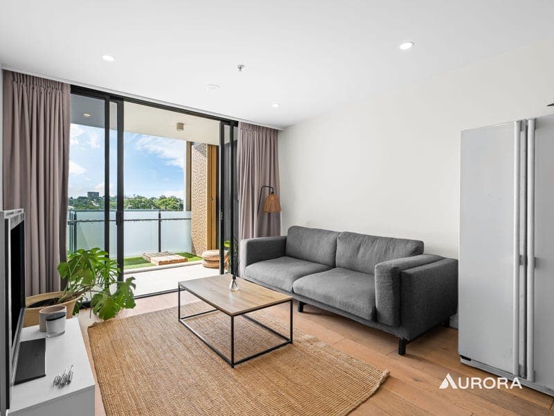 206/17 Deshon Street, Woolloongabba — photo 1 of 5