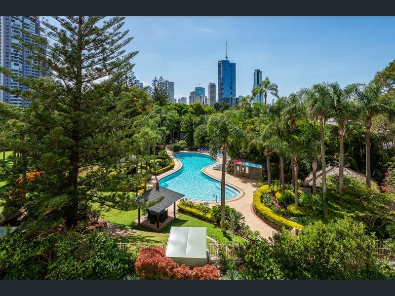 16/2 Admiralty Drive, Surfers Paradise — photo 1 of 5