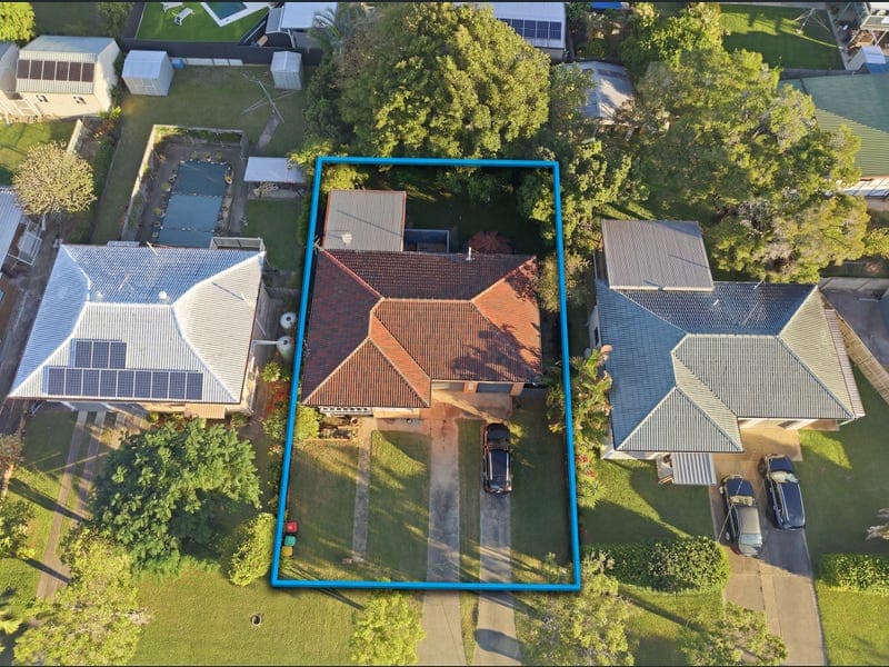 31 Gardenia Street, Clontarf — photo 1 of 5
