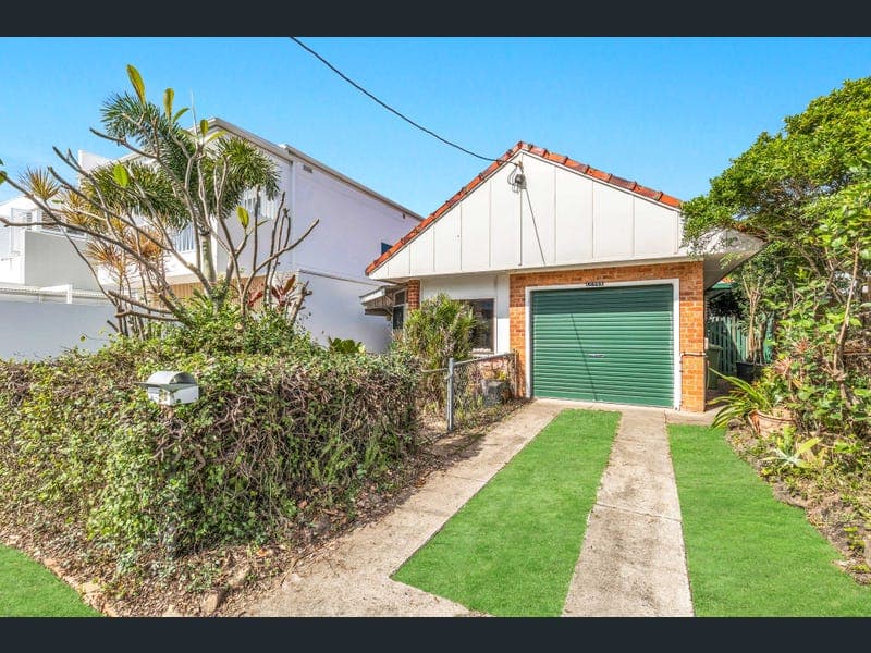 16 Alfred Street, Mermaid Beach — photo 1 of 5