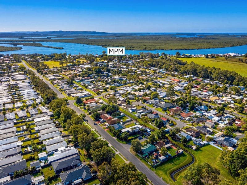 36 Helmore Road, Jacobs Well — photo 1 of 5