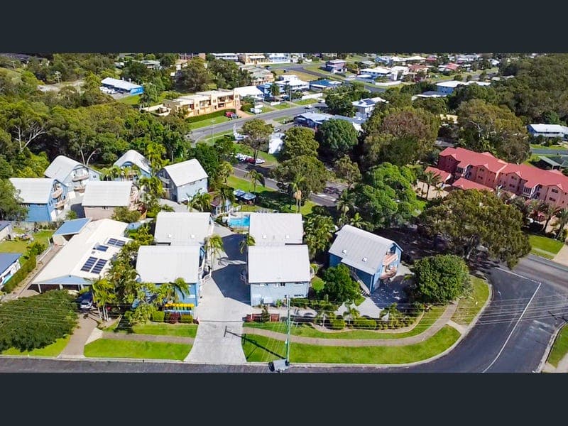 Unit 6/4 Double Island Drive, Rainbow Beach — photo 1 of 5