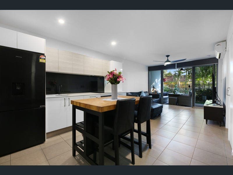1122/6-8 Waterford Court, Bundall — photo 1 of 5