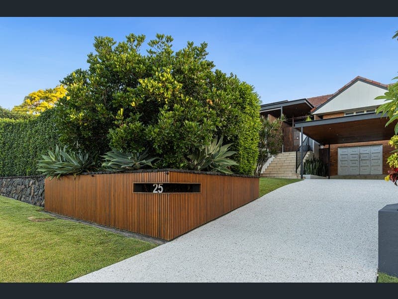 25 Denham Terrace, Tarragindi — photo 1 of 5