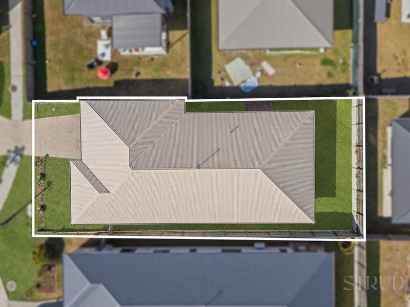 18 Parvula Place, Logan Reserve — photo 1 of 4