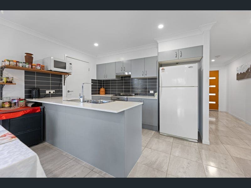 17 Newton Street, Caboolture South — photo 1 of 5