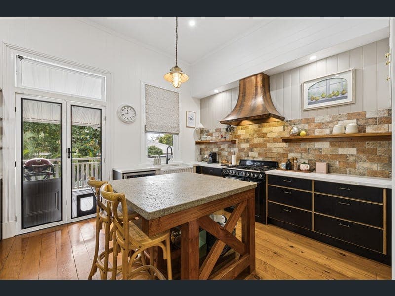2 Raife Close, Wellington Point — photo 1 of 5