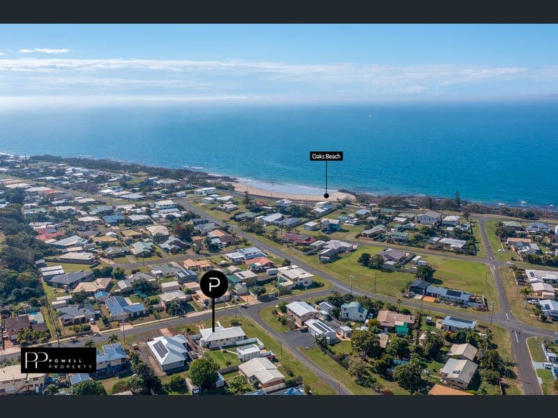 15 Campbell Street, Burnett Heads — photo 1 of 5