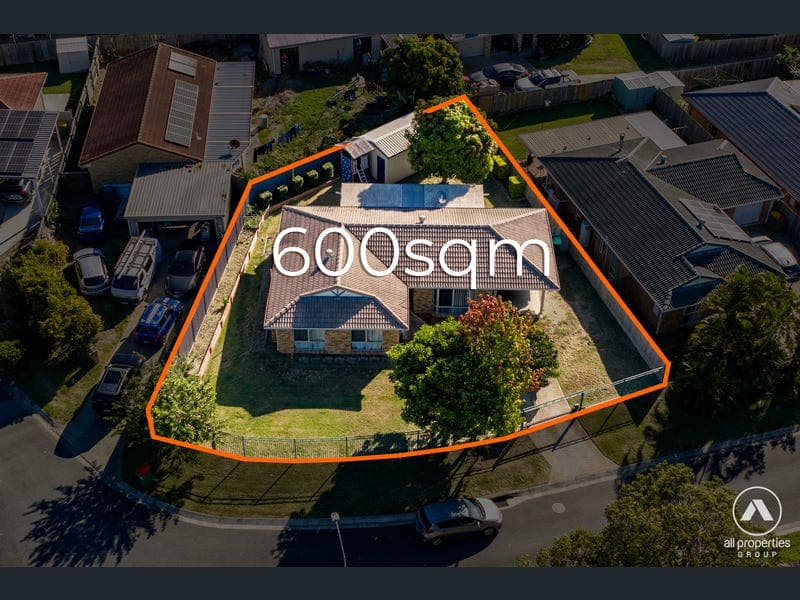 15 Mooloolah Court, Hillcrest — photo 1 of 5