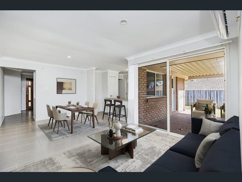 29 Charlton Cres, Ormeau — photo 1 of 5