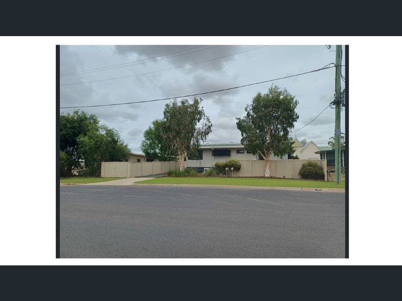 18 North St, Wandoan — photo 1 of 5