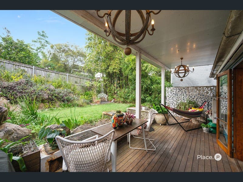 22 Hove Street, Highgate Hill — photo 1 of 5