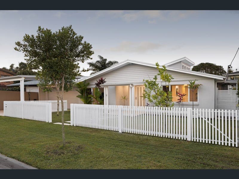 7 Allonga Street, Currimundi — photo 1 of 5
