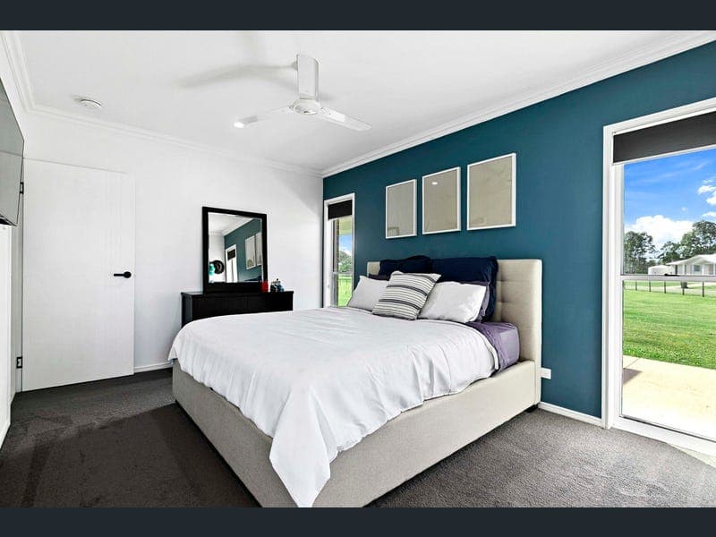 70 Lake Drive, Yengarie — photo 1 of 5