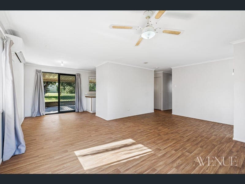 48 Waratah Drive, Crestmead — photo 1 of 5