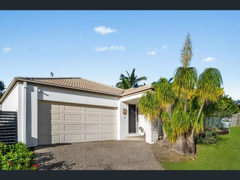 9 Orion Court, Molendinar — photo 1 of 5