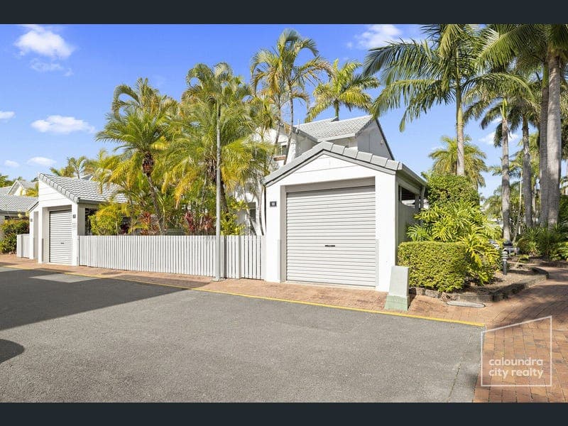 16/2 Landsborough Parade, Golden Beach — photo 1 of 5