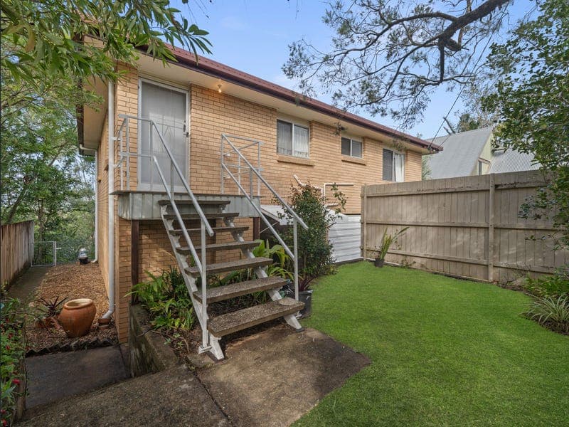 147 Plucks Road, Arana Hills — photo 1 of 5