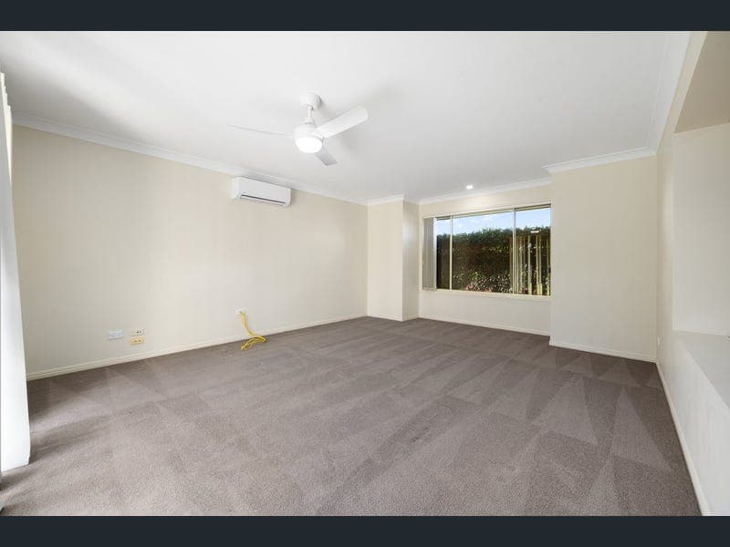 91 Crestwood Drive, Molendinar — photo 1 of 5