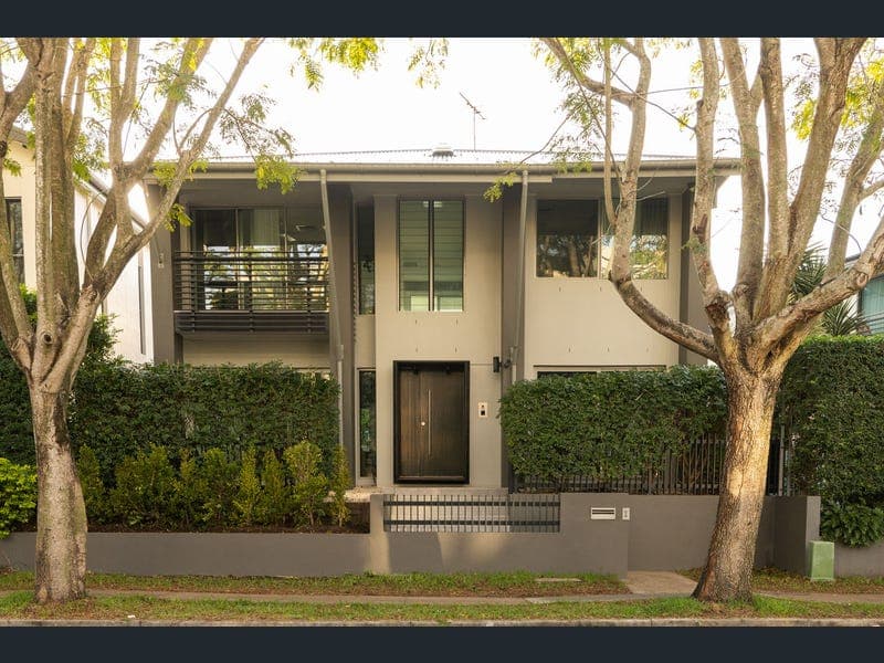 94 Lamington Street, New Farm — photo 1 of 5
