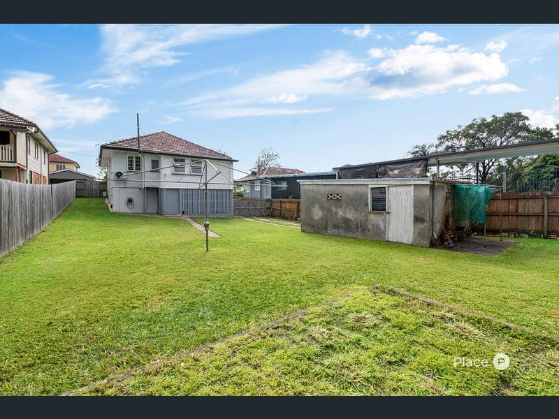 76 Galsworthy Street, Holland Park West — photo 1 of 5