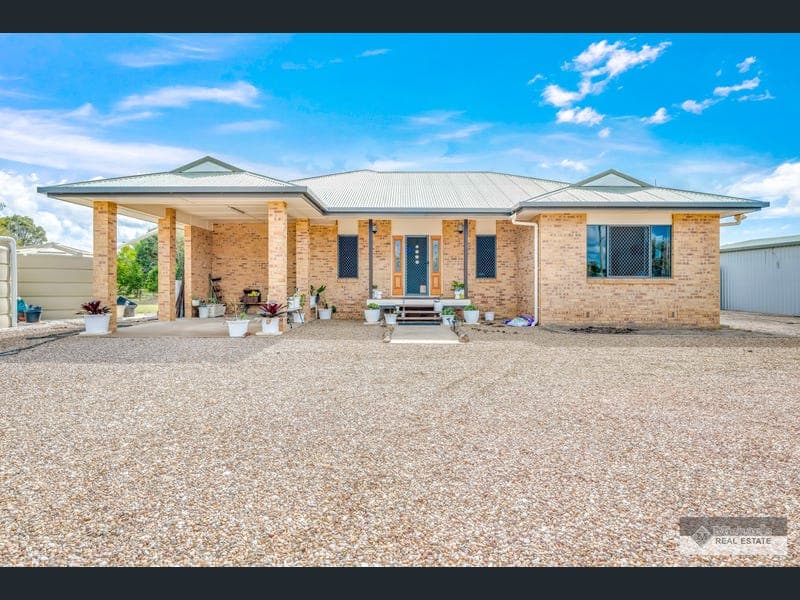 33 Clydesdale Avenue, Branyan — photo 1 of 5