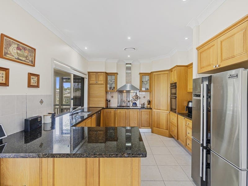 7 Trieste Court, Coombabah — photo 1 of 5