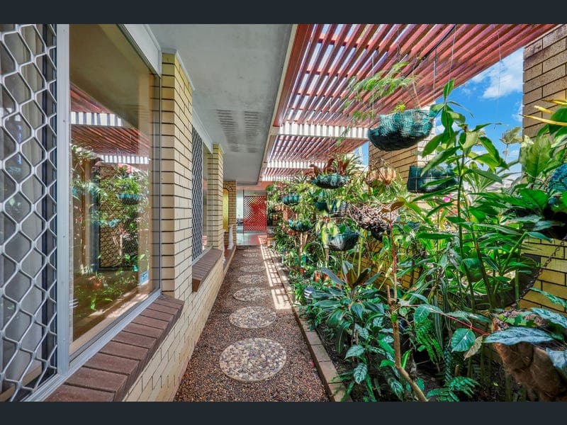 4 Frauca Street, Kepnock — photo 1 of 5