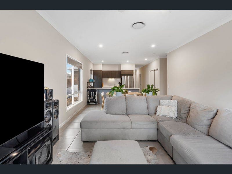 22 Tulip Wood Street, Griffin — photo 1 of 5