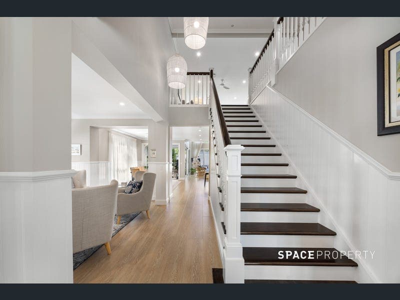 3 Nicholson Lane, Ashgrove — photo 1 of 5