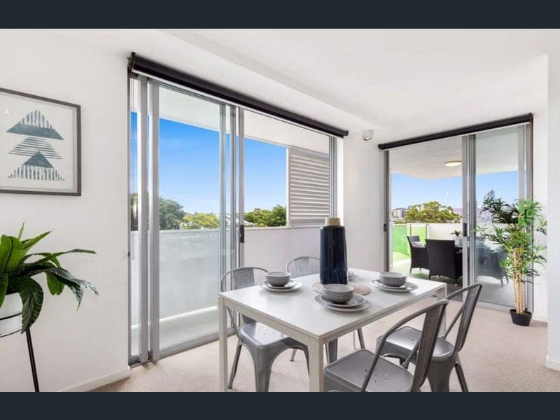 402/159 Logan Road, Woolloongabba — photo 1 of 5