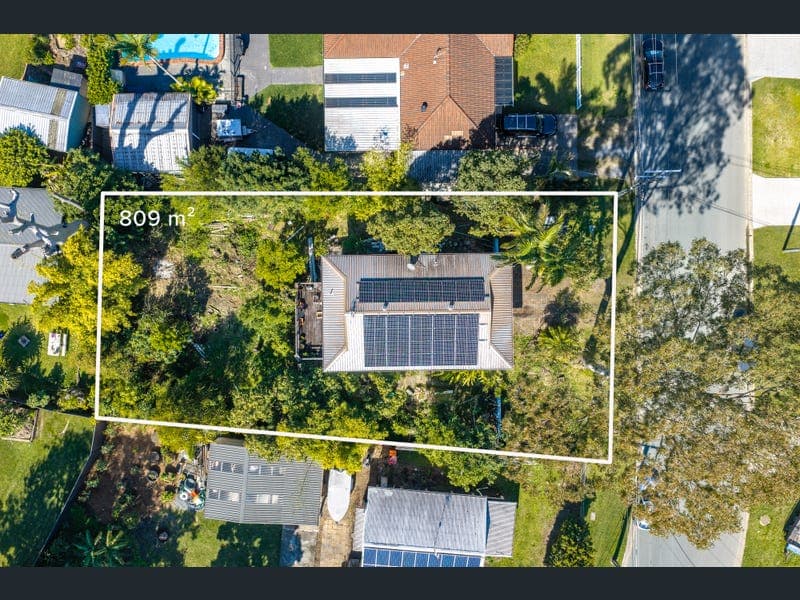 72 Crescent Avenue, Hope Island — photo 1 of 5