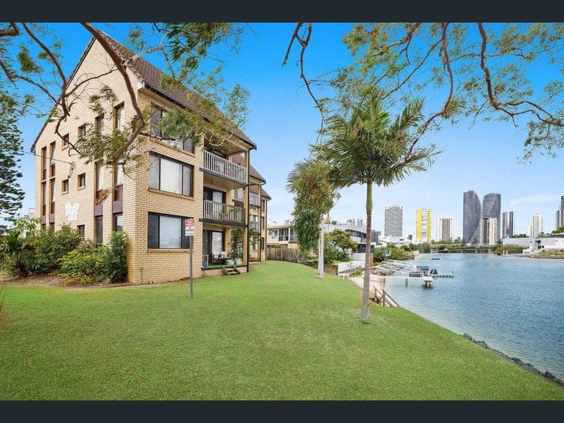 4/18-20 Sunshine Boulevard, Broadbeach Waters — photo 1 of 5