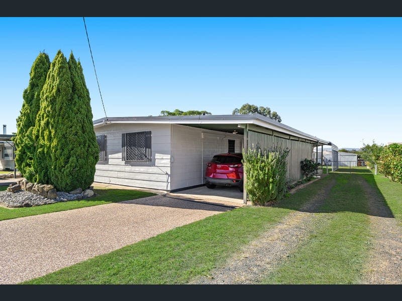 4 Ross Street, Warwick — photo 1 of 5