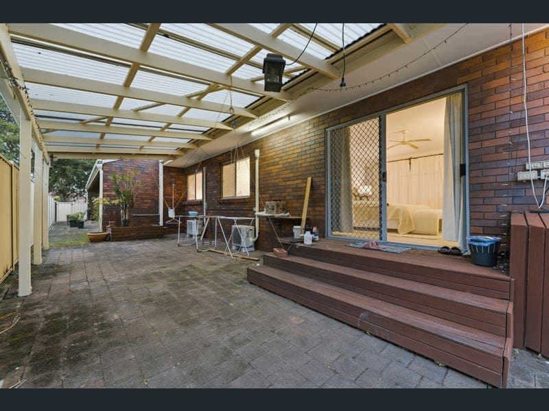 64 Oakleaf Street, Eight Mile Plains — photo 1 of 5